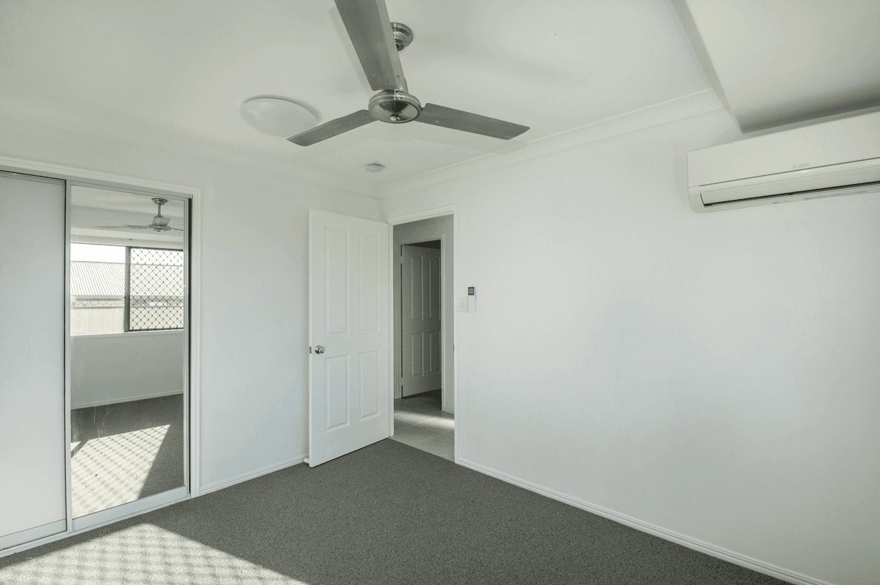 33 Paroz Crescent, BILOELA, QLD 4715