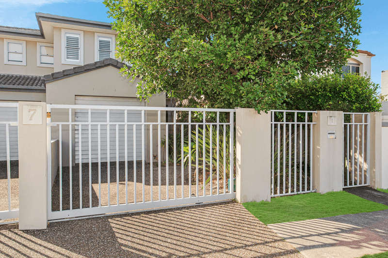 1/7 Deodar Drive, Burleigh Heads, QLD 4220