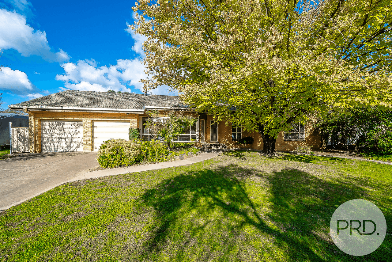 10 Norfolk Avenue, LAKE ALBERT, NSW 2650