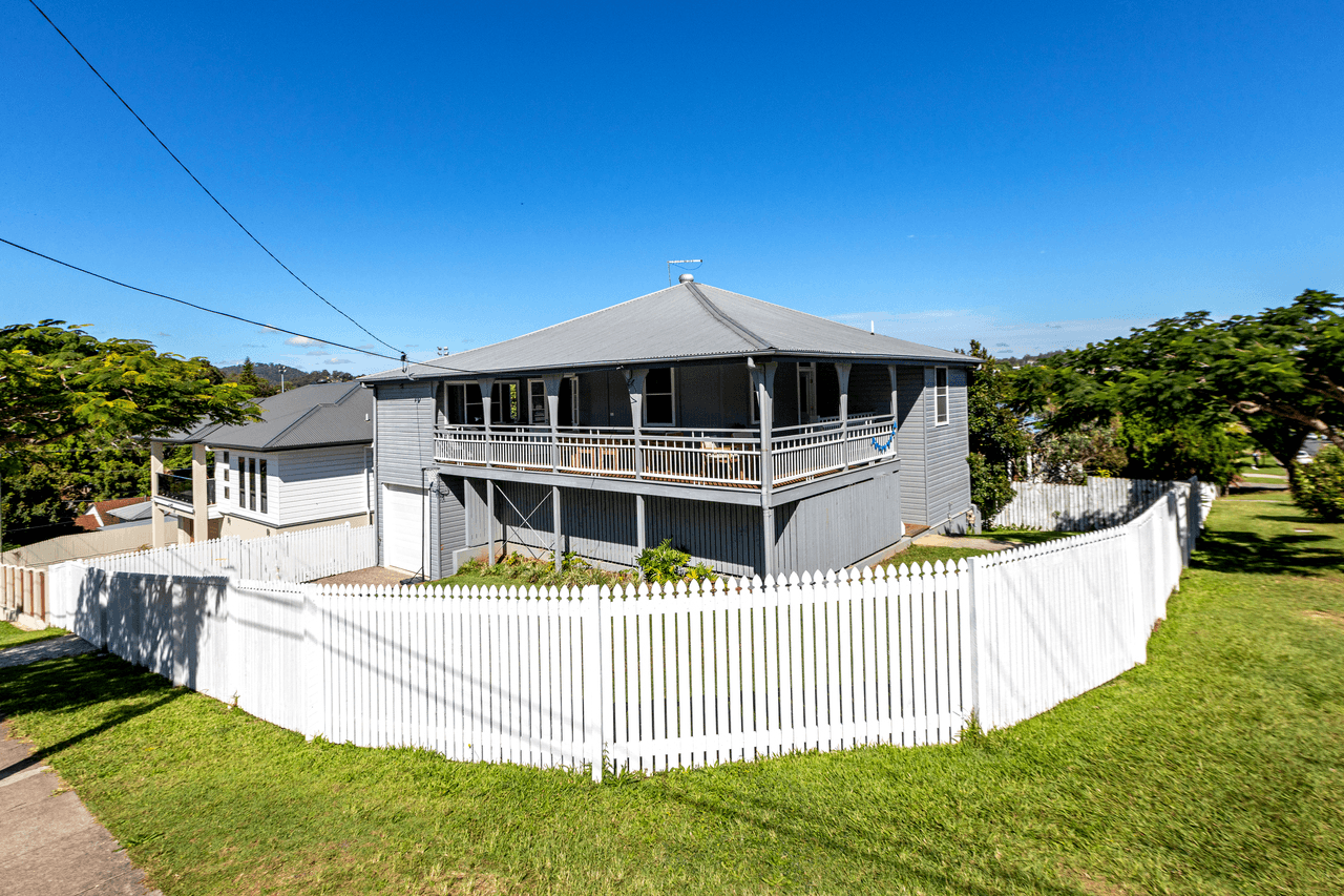 111 Victor Street, HOLLAND PARK, QLD 4121