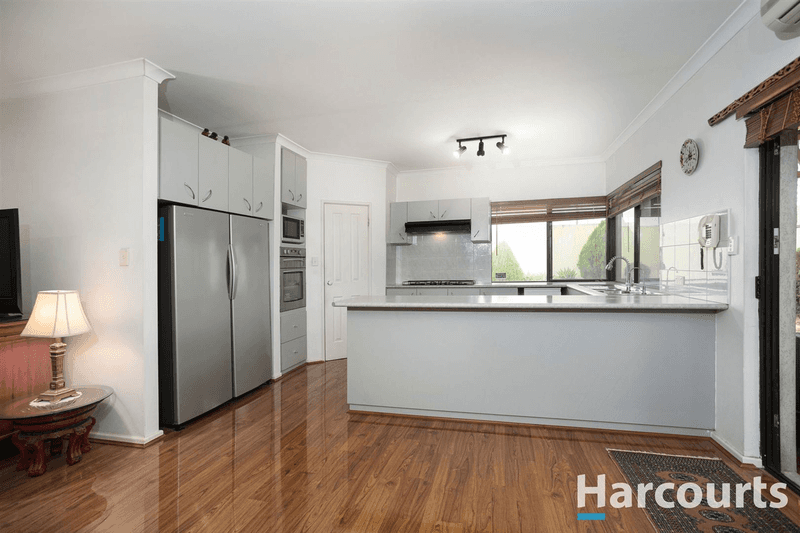 32 Fern Leaf Court, Leeming, WA 6149