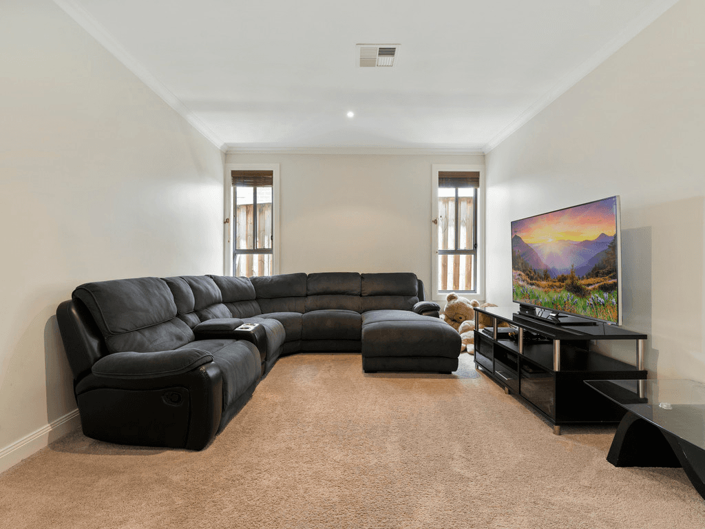 8 Lock Street, CAMDEN PARK, NSW 2570