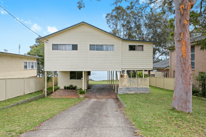 23 Macquarie Road, MANNERING PARK, NSW 2259