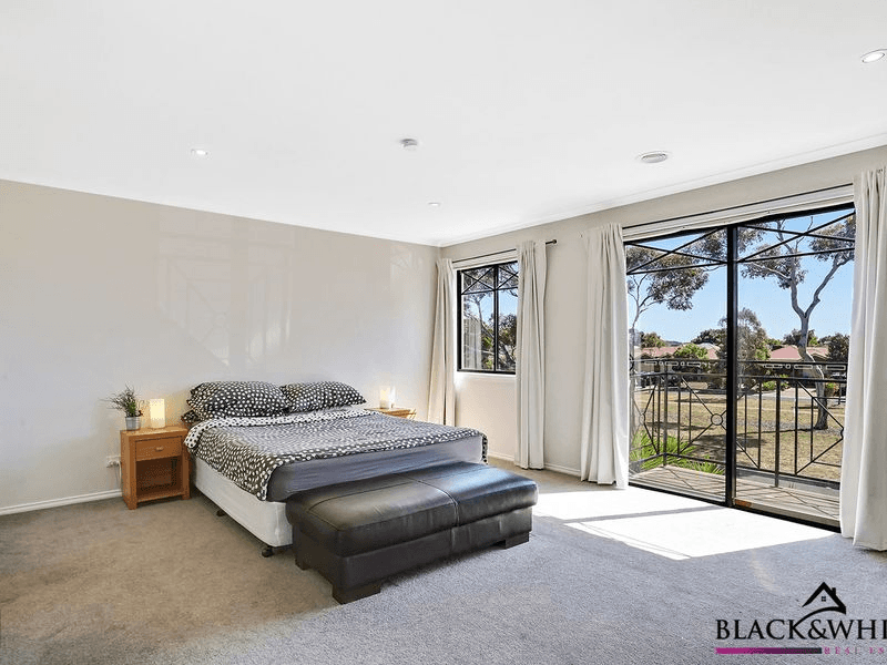 21 The Crescent, POINT COOK, VIC 3030