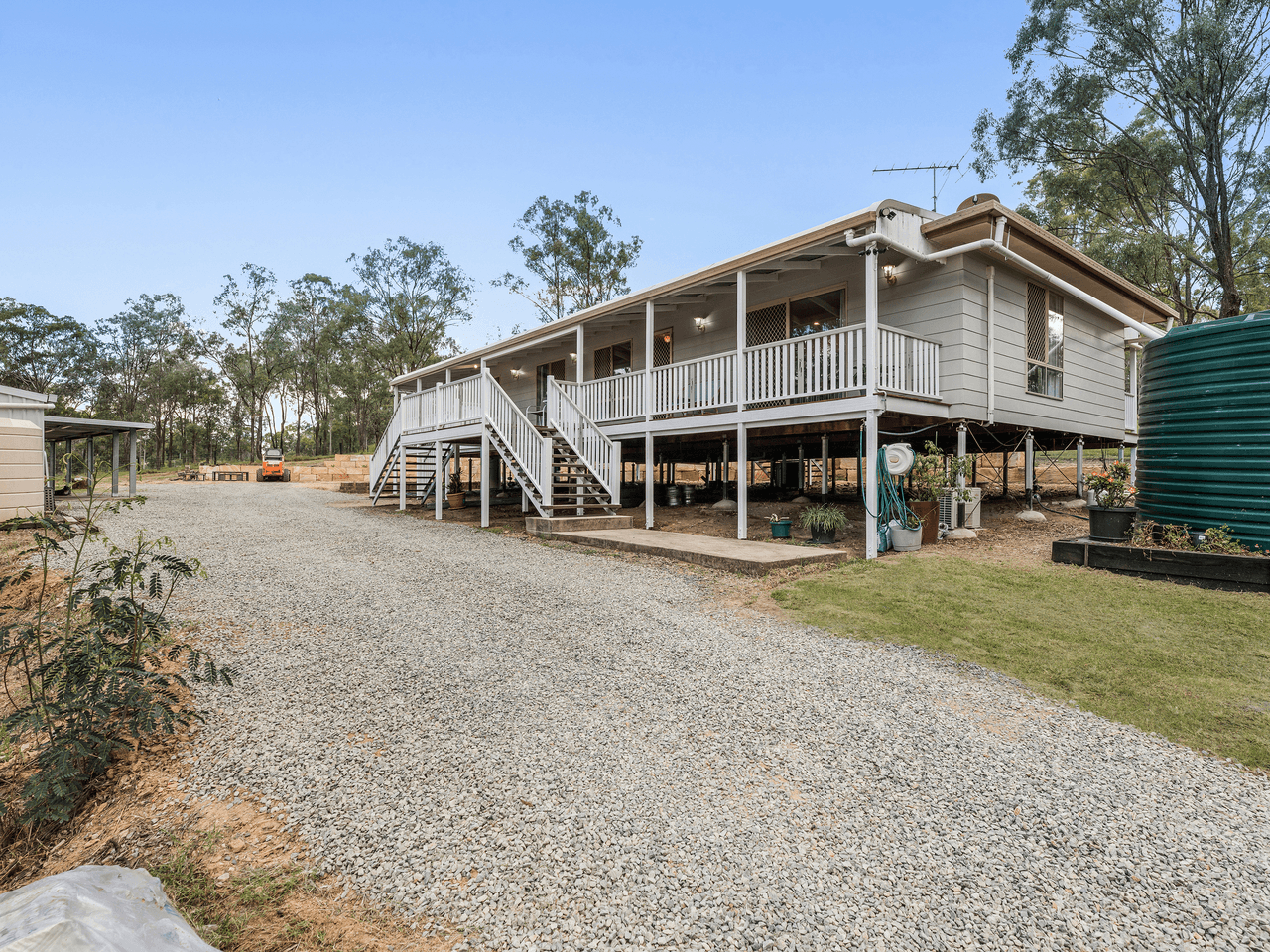 1 Brolga Court, REGENCY DOWNS, QLD 4341