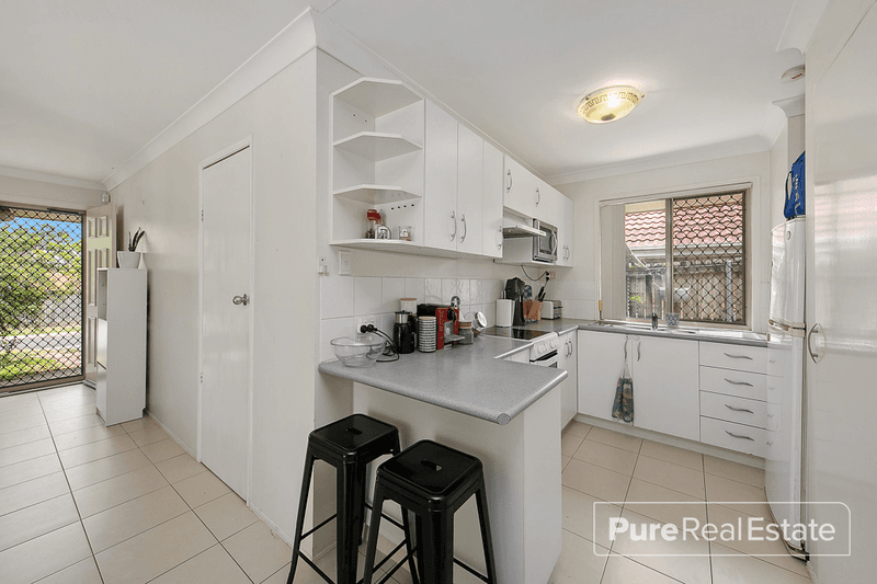 6 Bishop Court, LOGANLEA, QLD 4131