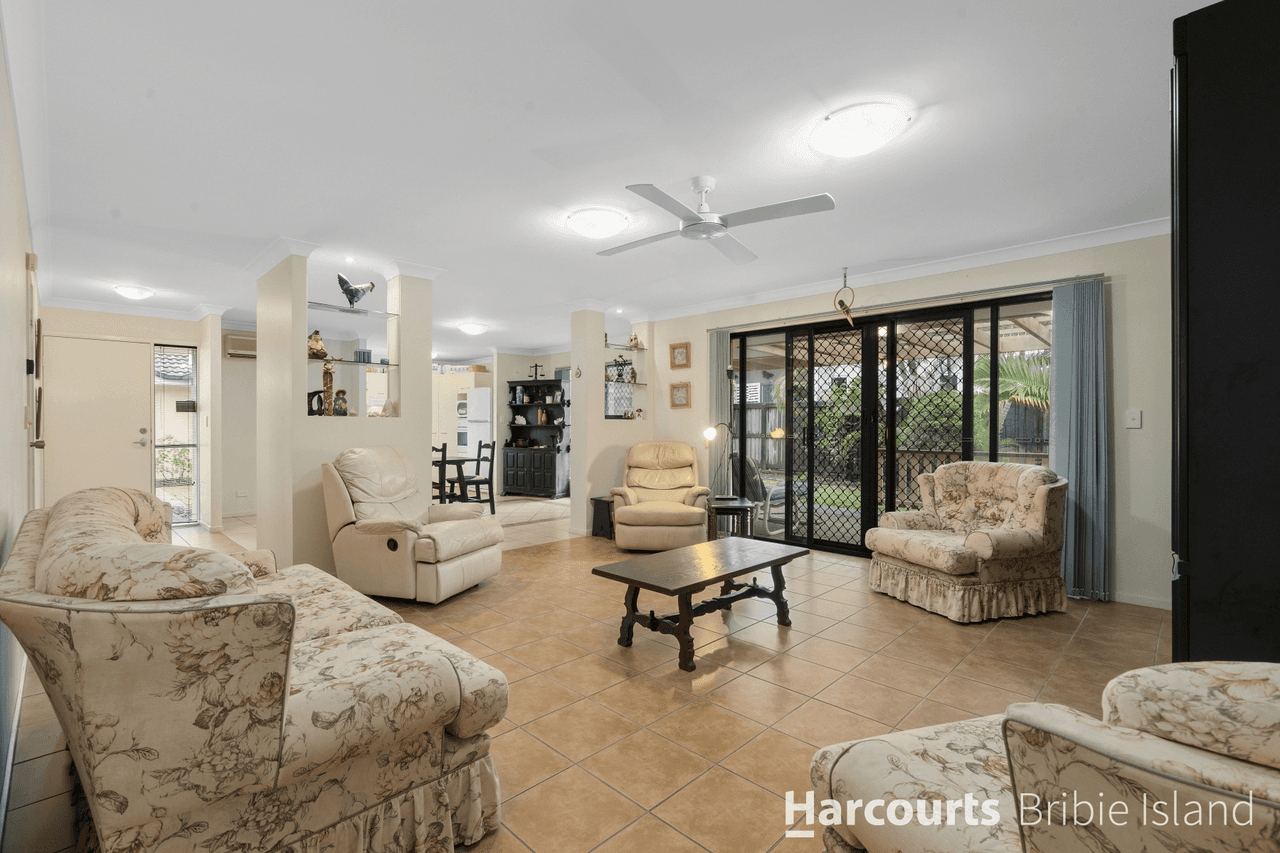 4/8 Spinnaker Drive, SANDSTONE POINT, QLD 4511