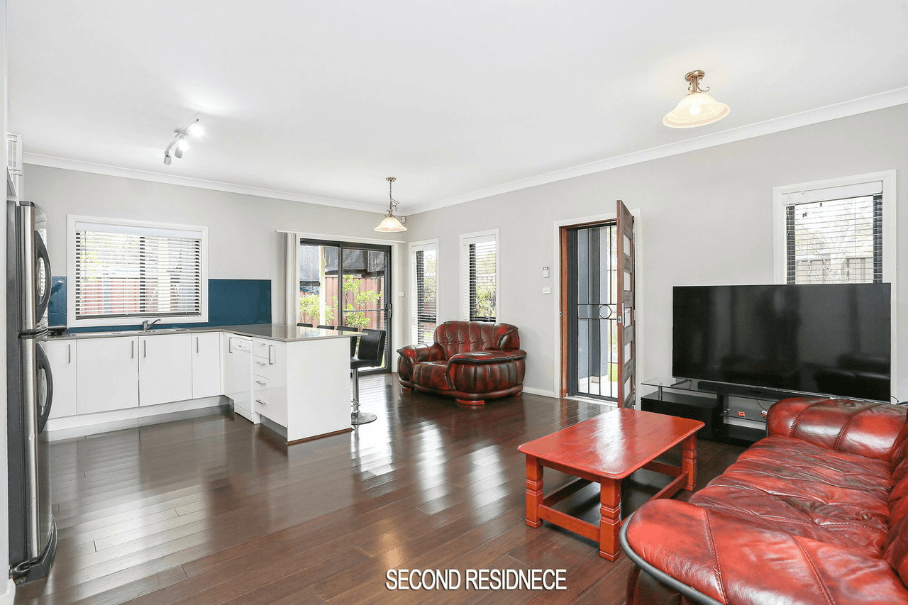 44 & 44a Portico Parade, TOONGABBIE, NSW 2146