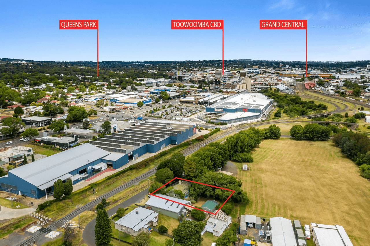 7  Alexander Street, NORTH TOOWOOMBA, QLD 4350