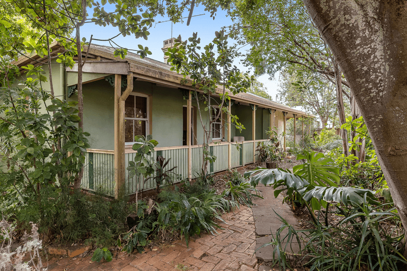 7  Alexander Street, NORTH TOOWOOMBA, QLD 4350