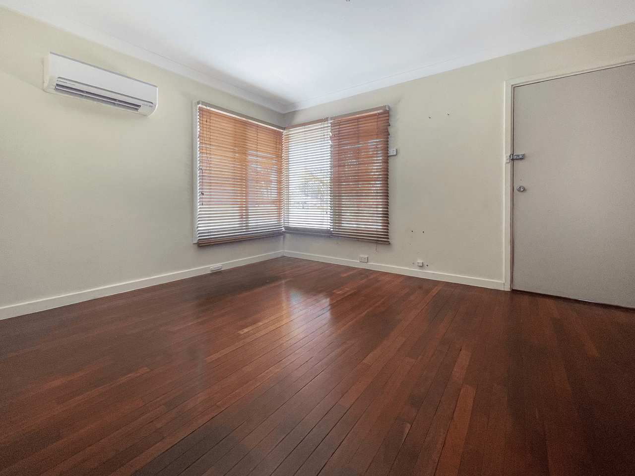 40 Brecknock Way, GIRRAWHEEN, WA 6064