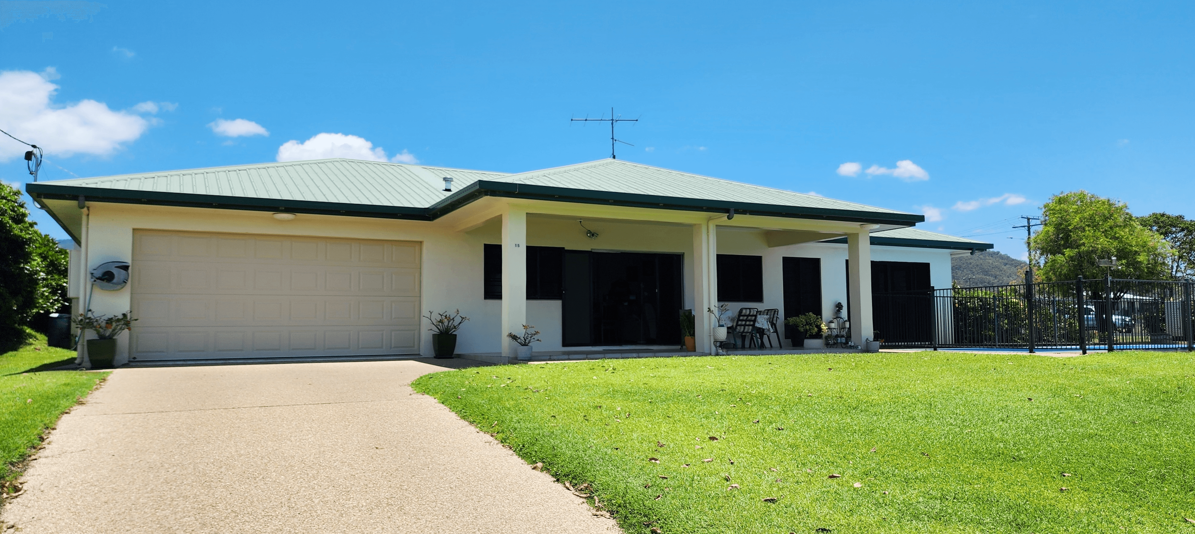 15 Marine Pde, Cardwell, QLD 4849