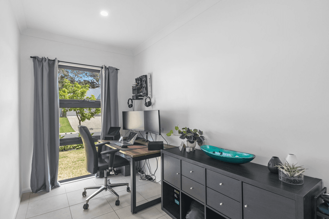 14 Creekview Court, LAWNTON, QLD 4501