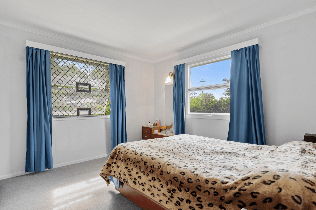 42 Hillcrest Avenue, NAMBOUR, QLD 4560