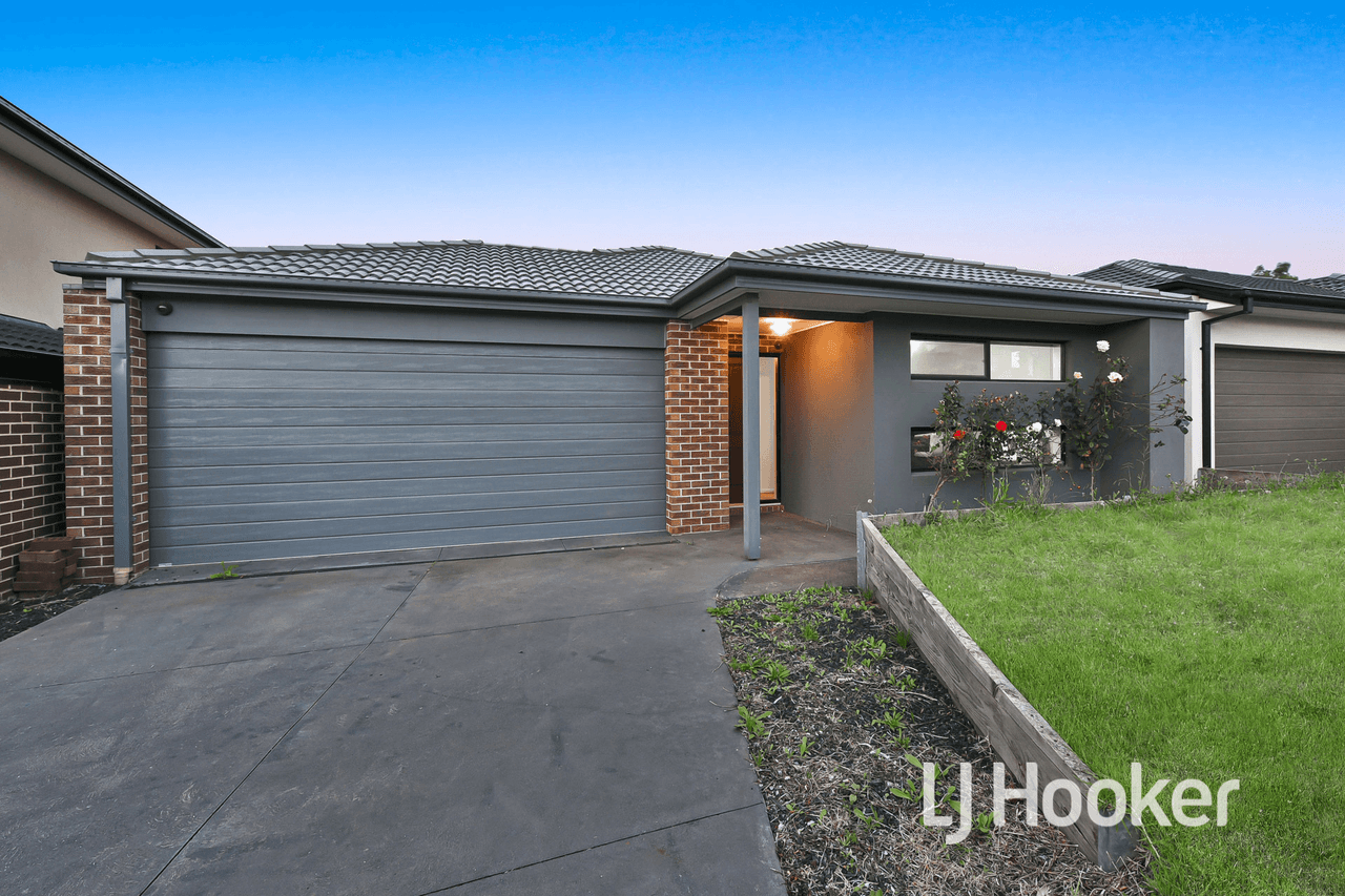 11 Carambola Place, BERWICK, VIC 3806