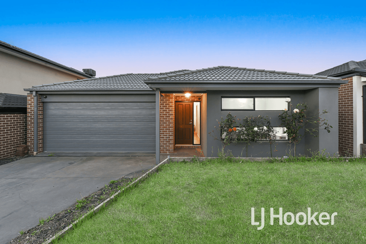 11 Carambola Place, BERWICK, VIC 3806