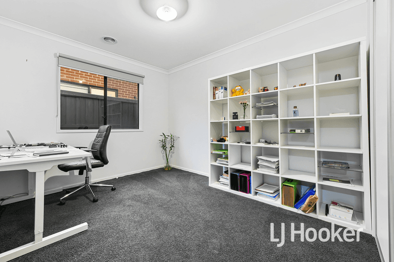 11 Carambola Place, BERWICK, VIC 3806