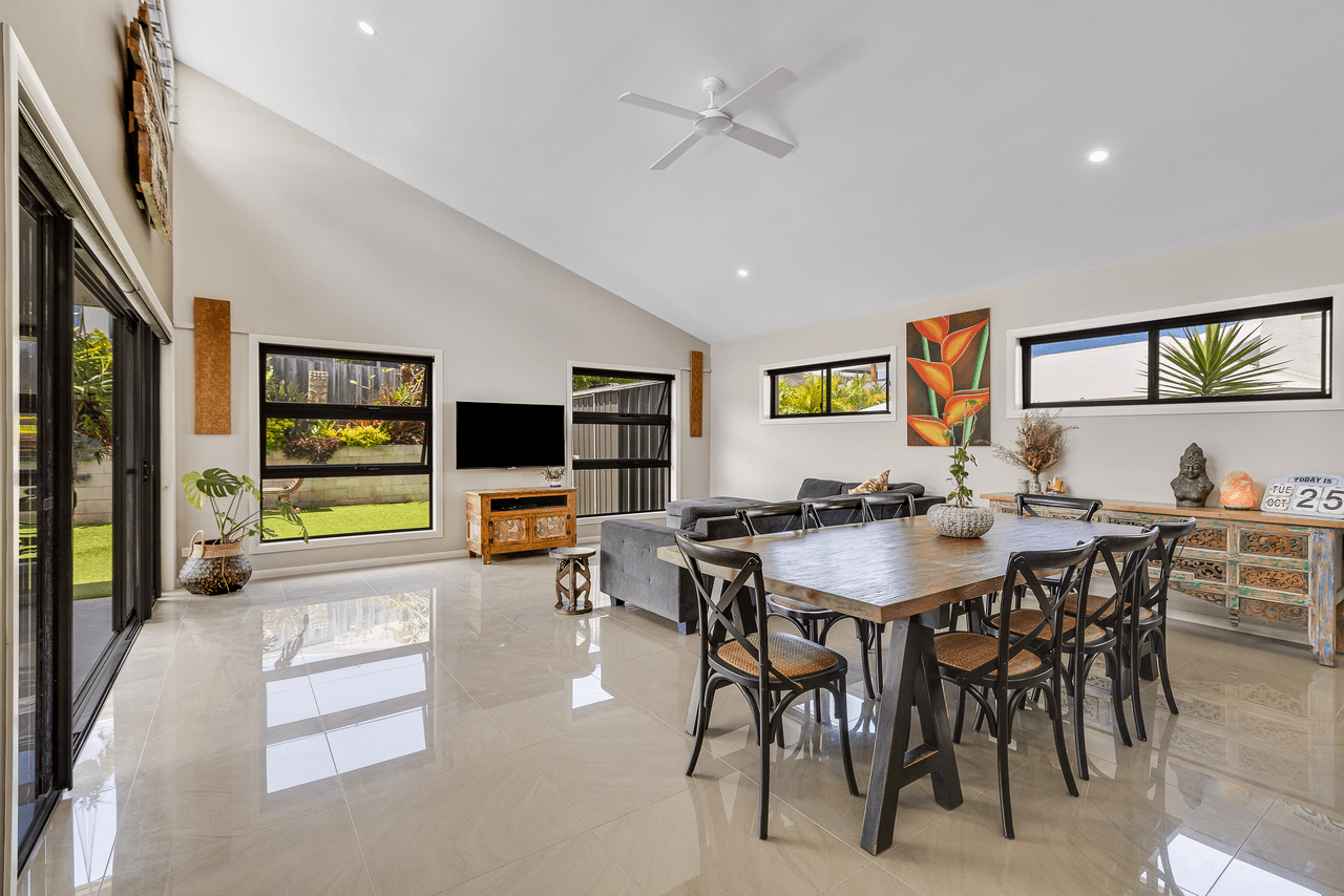 10 Callistemon Avenue, CASUARINA, NSW 2487