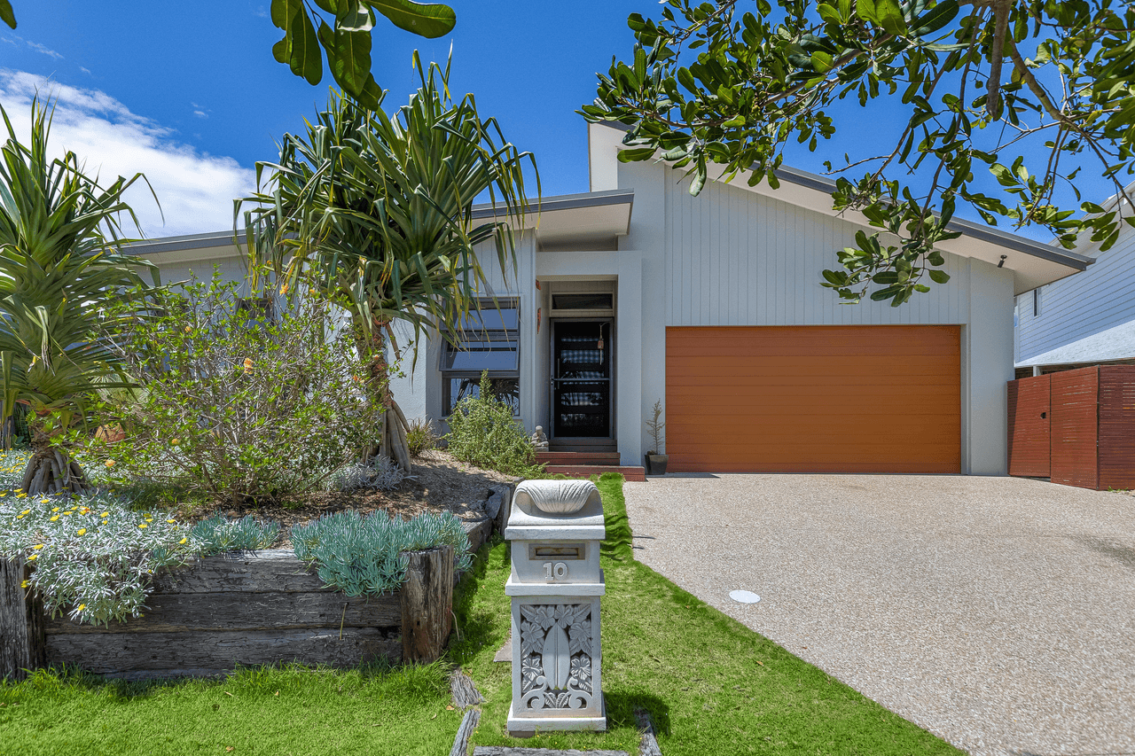 10 Callistemon Avenue, CASUARINA, NSW 2487