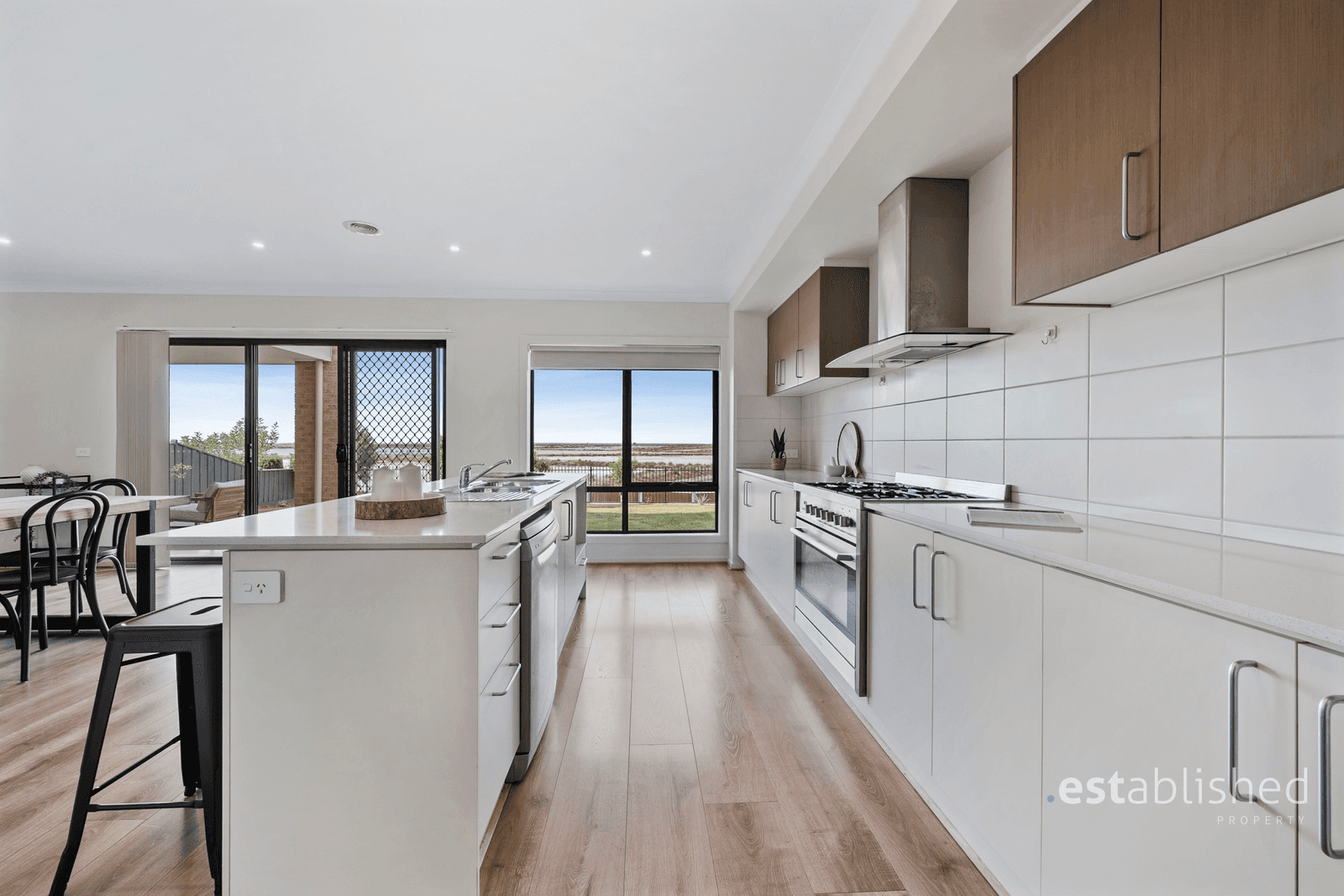 51 Coastal Promenade, SANCTUARY LAKES, VIC 3030