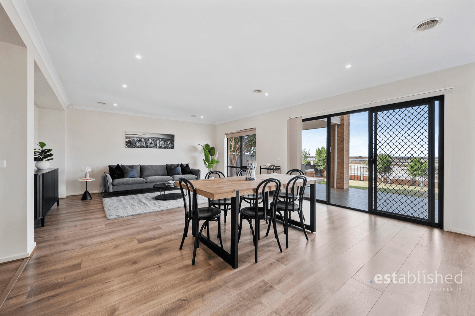 51 Coastal Promenade, SANCTUARY LAKES, VIC 3030