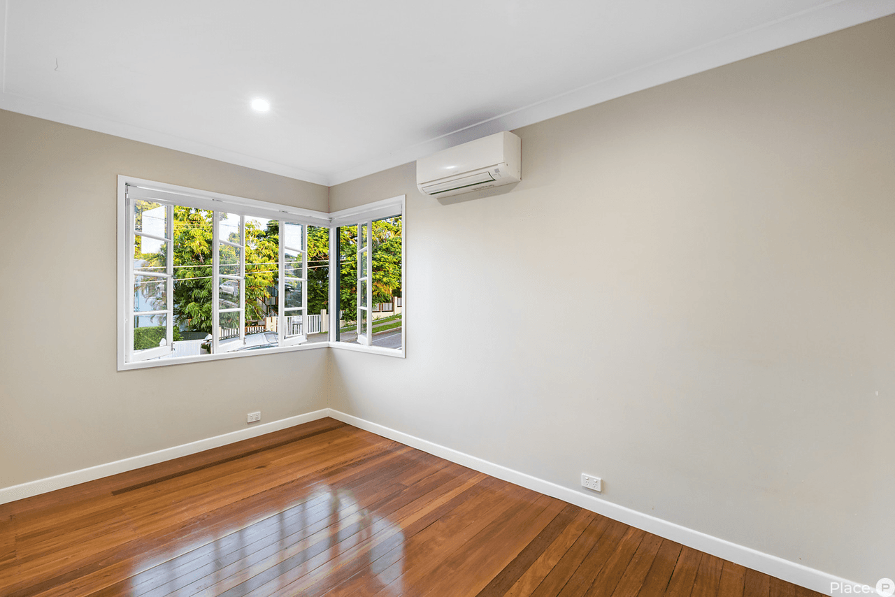 384 Cornwall Street, Greenslopes, QLD 4120