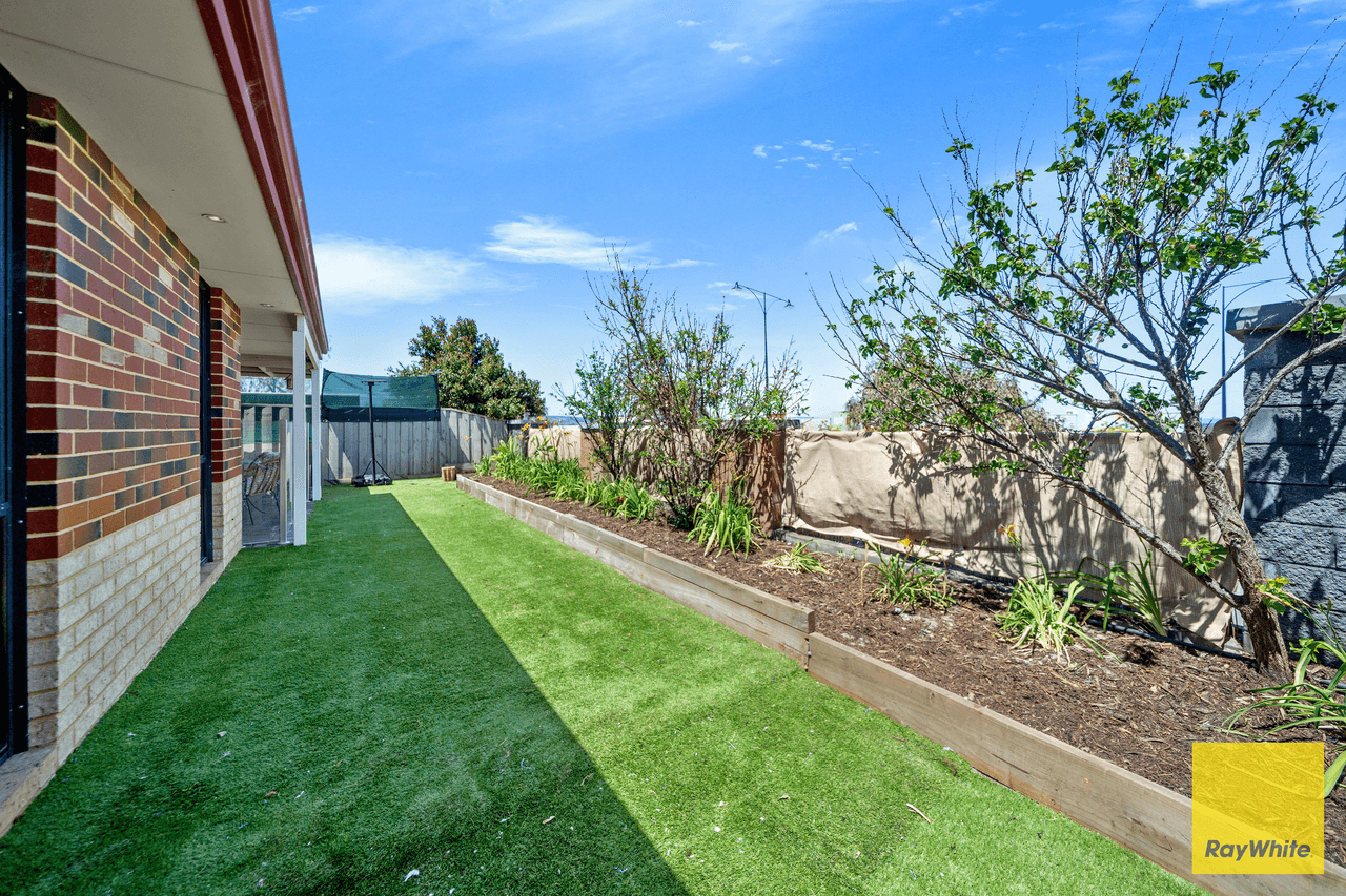 18 Coree Lane, ELLENBROOK, WA 6069