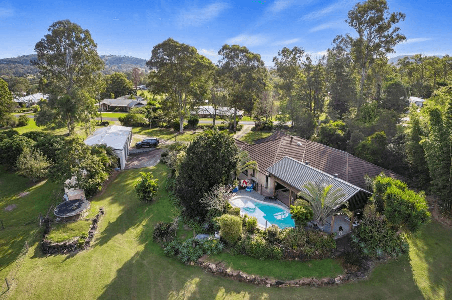 98 Benson Road, ARALUEN, QLD 4570