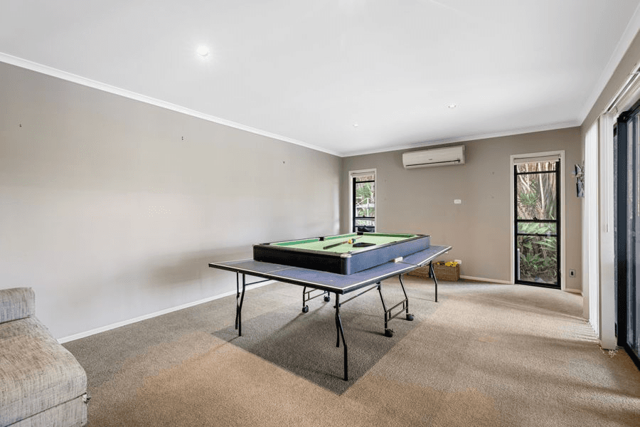 98 Benson Road, ARALUEN, QLD 4570