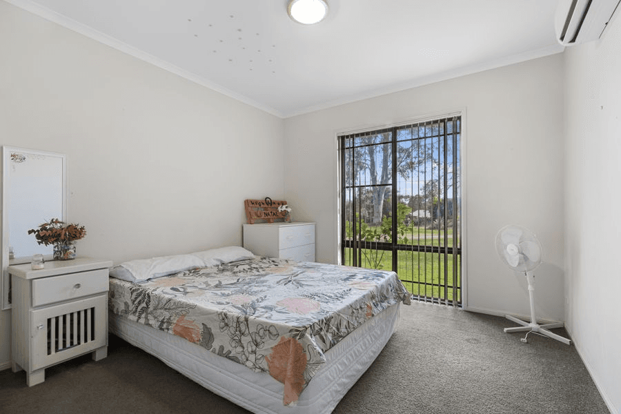 98 Benson Road, ARALUEN, QLD 4570