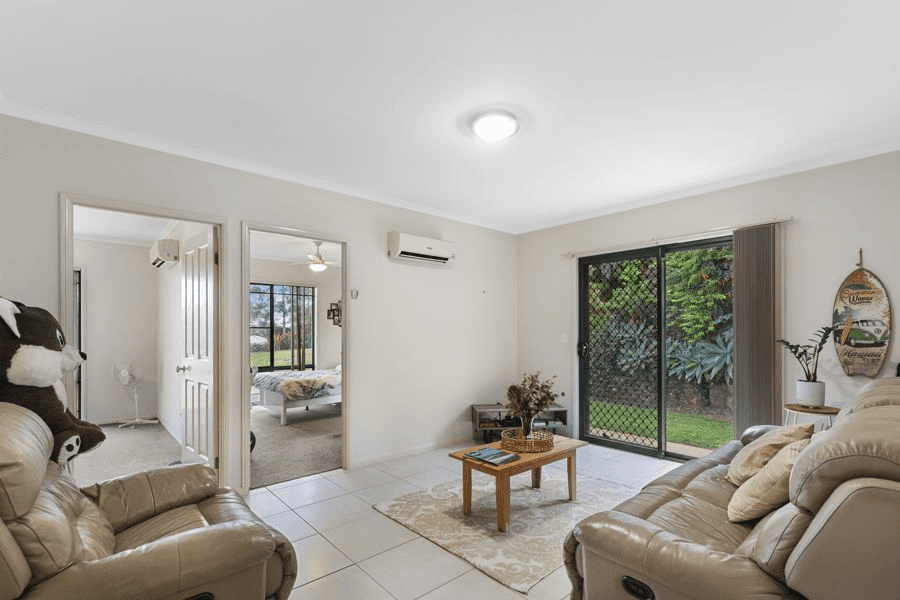 98 Benson Road, ARALUEN, QLD 4570