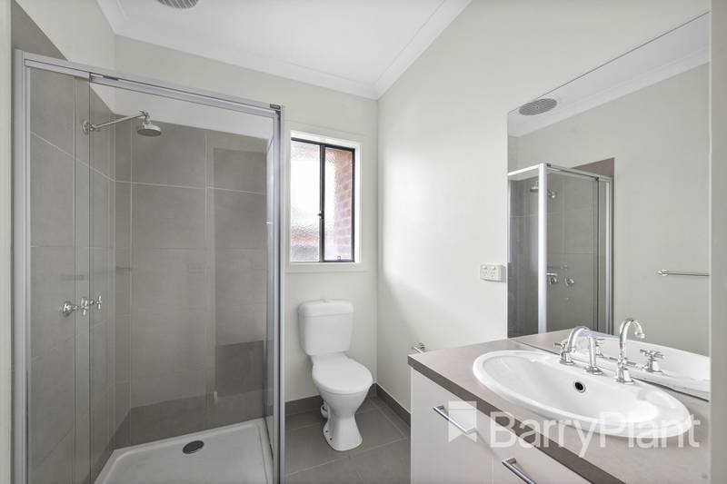 33 Wilmott Street, Lucas, VIC 3350