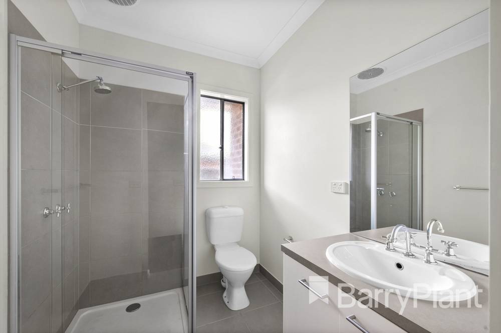 33 Wilmott Street, Lucas, VIC 3350