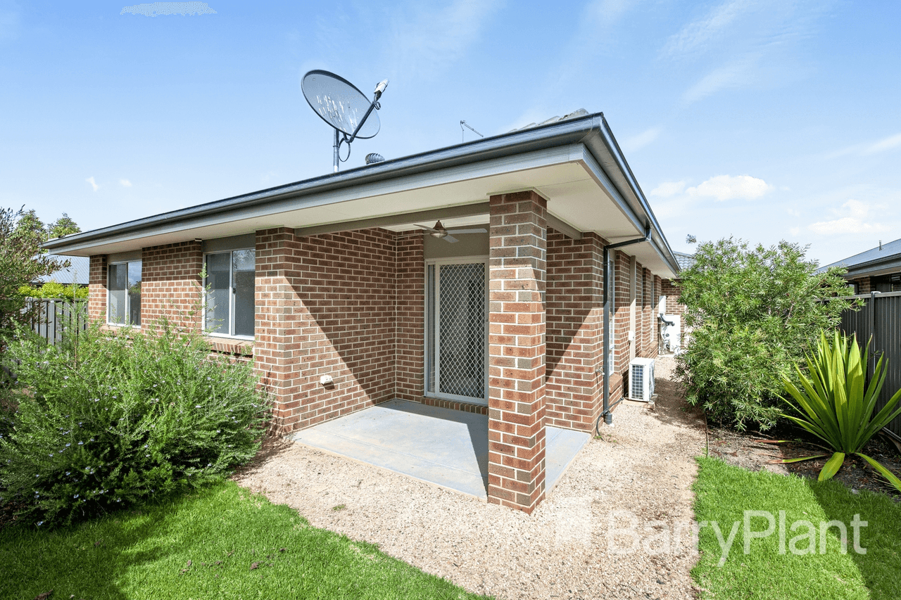 33 Wilmott Street, Lucas, VIC 3350