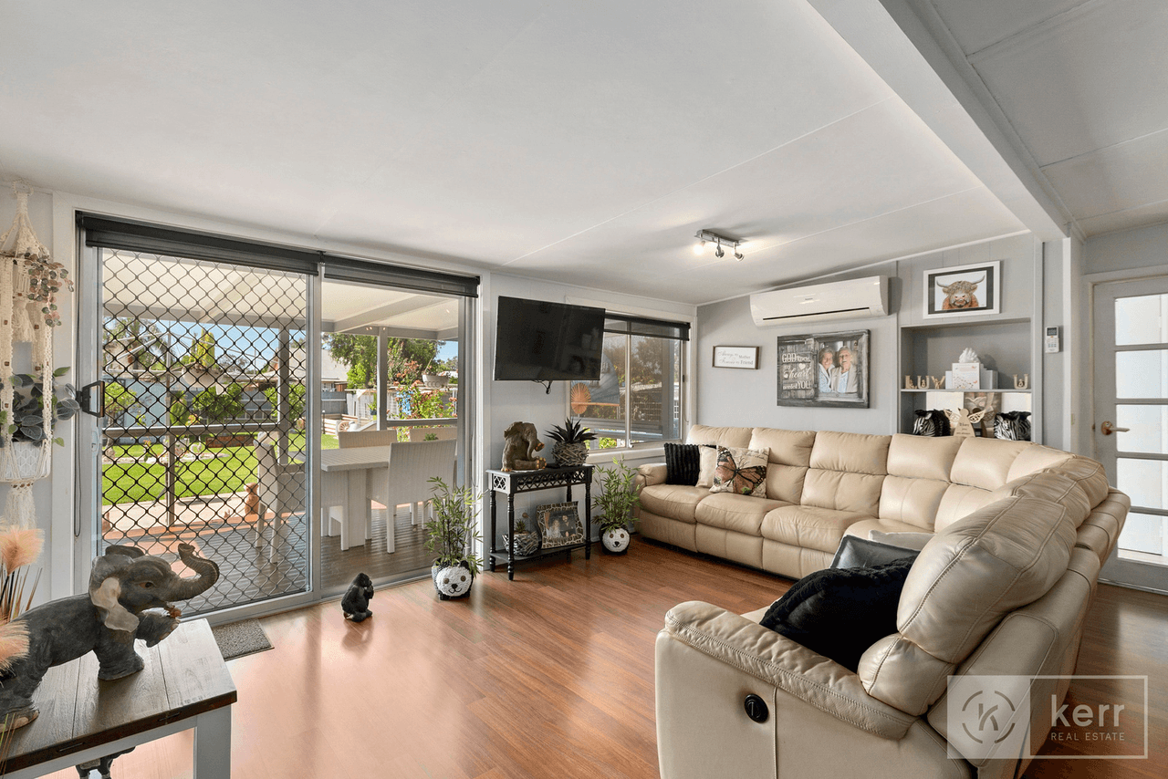 94 Coree Street, Finley, NSW 2713