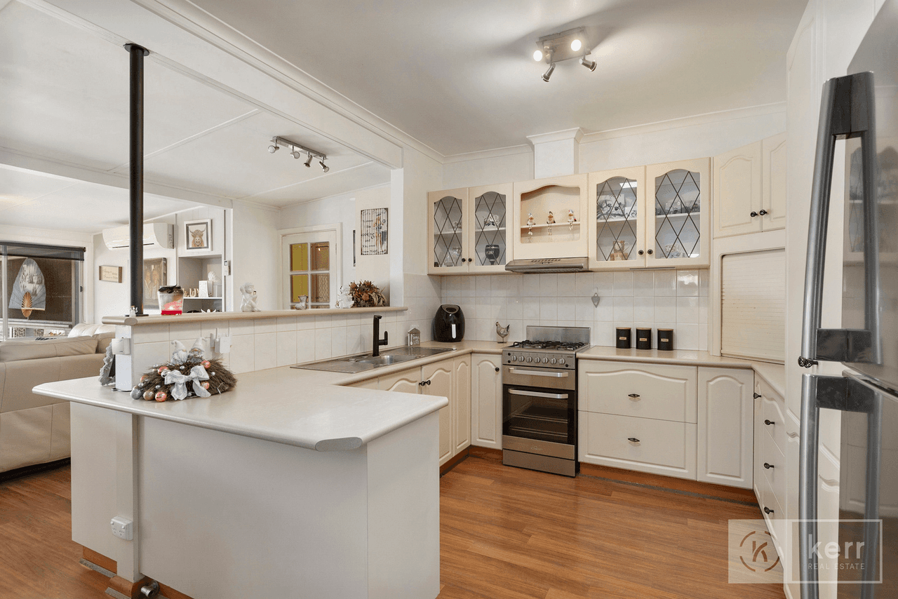 94 Coree Street, Finley, NSW 2713