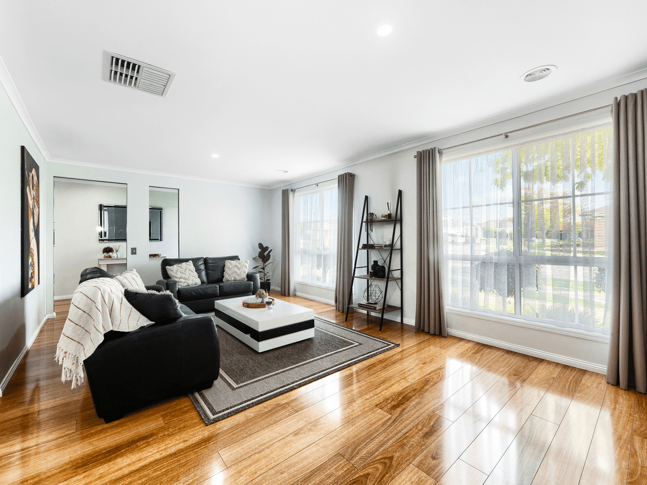 20 Chatswood Drive, NARRE WARREN SOUTH, VIC 3805