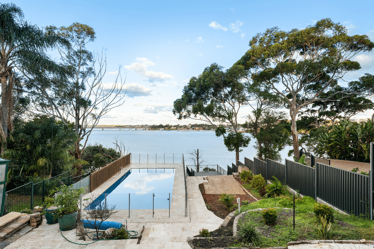 128 Stuart Street, Blakehurst, NSW 2221