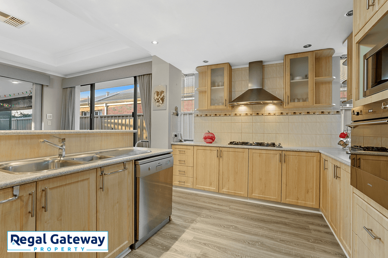 3 Swallowtail Avenue, SUCCESS, WA 6164