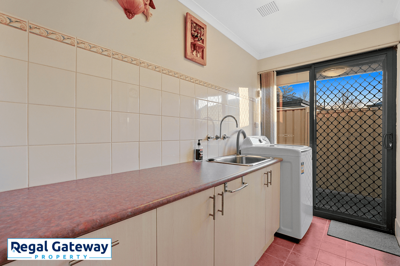 3 Swallowtail Avenue, SUCCESS, WA 6164