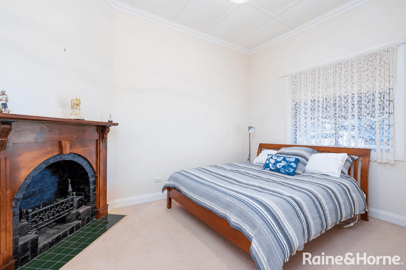 21 Norman Street, TURVEY PARK, NSW 2650