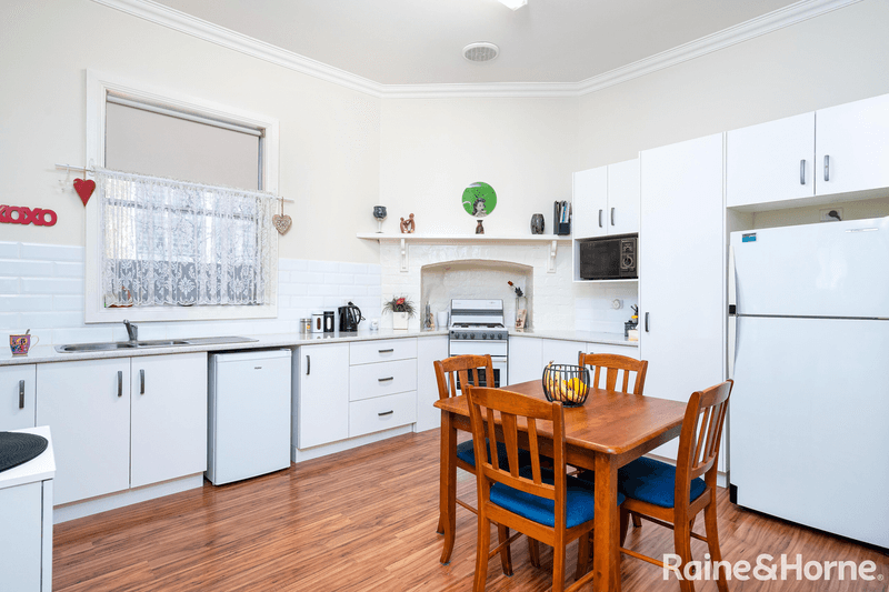 21 Norman Street, TURVEY PARK, NSW 2650