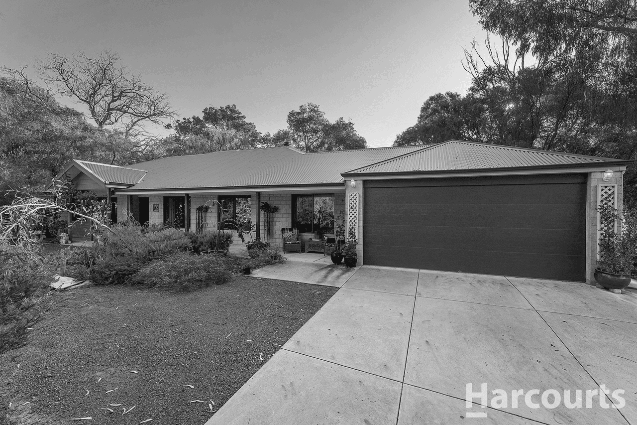 4 Crescent Drive, BOUVARD, WA 6211