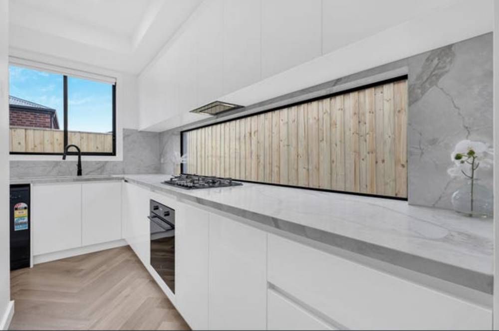 8 Issans Street, WOLLERT, VIC 3750