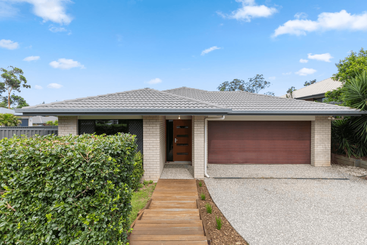 13 Knightsbridge Drive, CHUWAR, QLD 4306