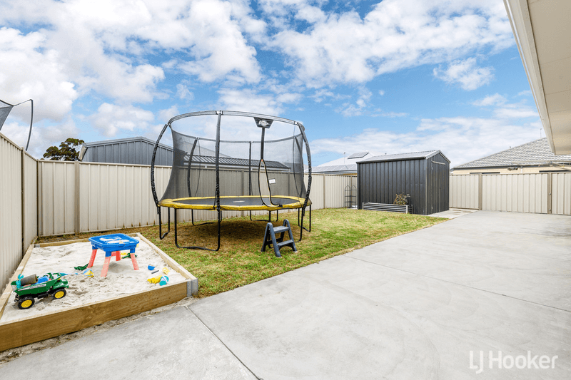 33 Solstice Way, Australind, WA 6233