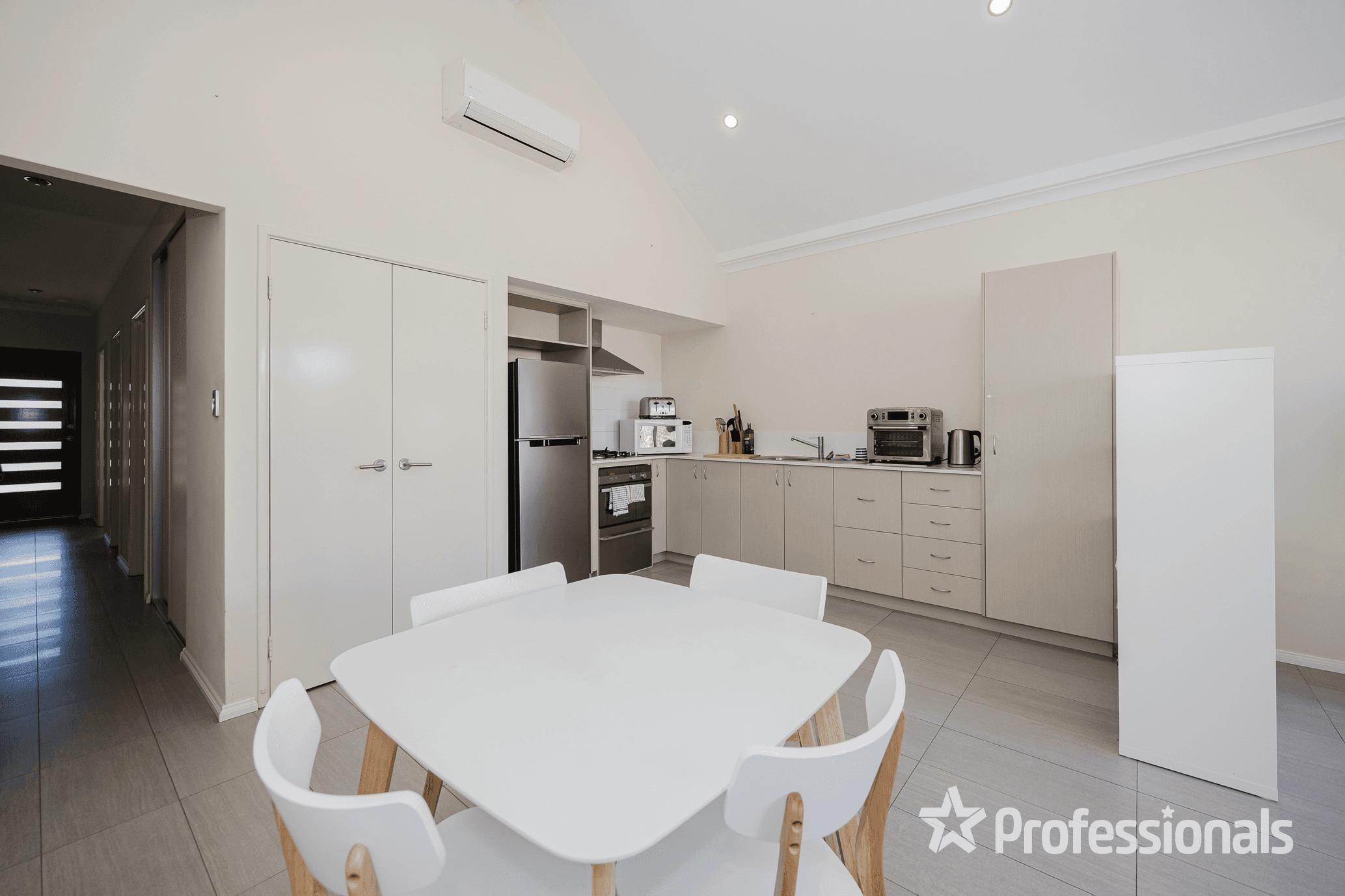 42 Delapre Drive, ELLENBROOK, WA 6069