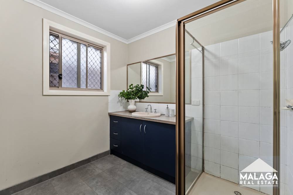 13 Macklin Way, CAROLINE SPRINGS, VIC 3023