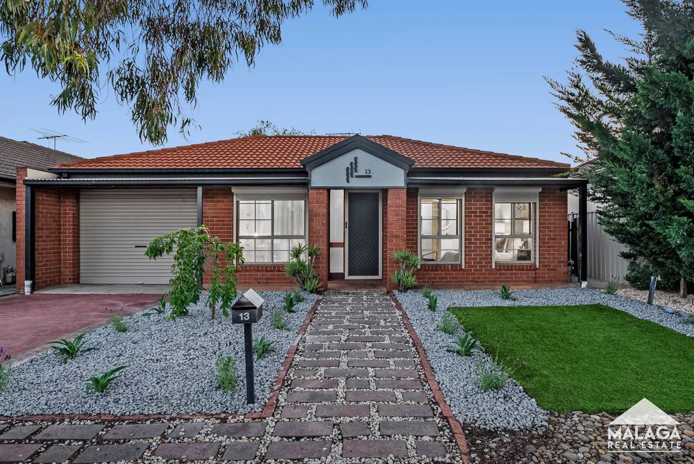 13 Macklin Way, CAROLINE SPRINGS, VIC 3023
