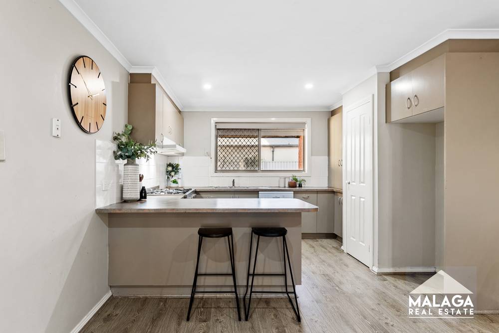 13 Macklin Way, CAROLINE SPRINGS, VIC 3023